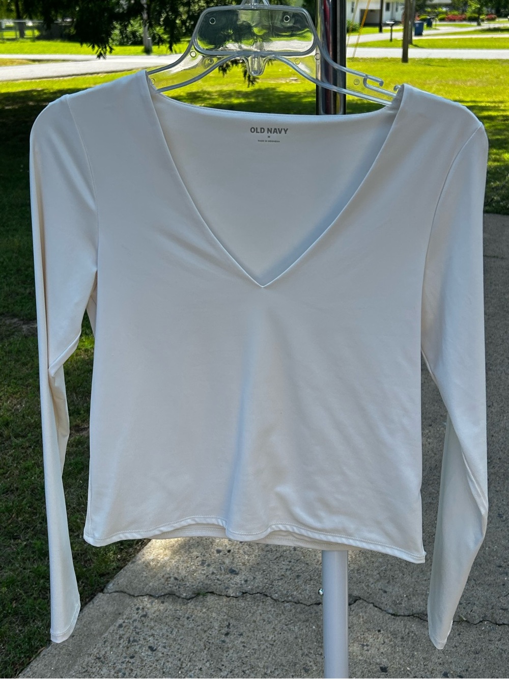 Old Navy White V-Neck Long Sleeve Tee